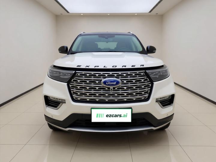 Explorer 2020 EcoBoost 285 AWD Titanium 6-Seater photo 2