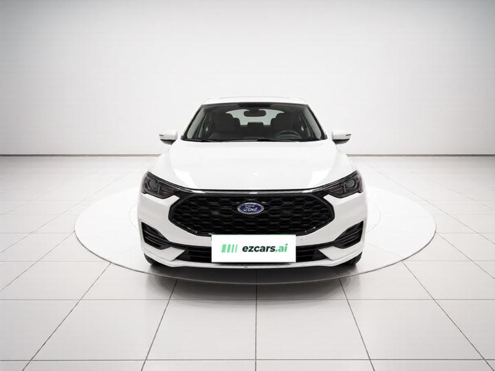Escort 2021 1.5L AT photo 2