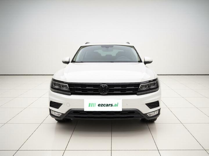 Tiguan L 2017 330TSI AT RWD photo 2