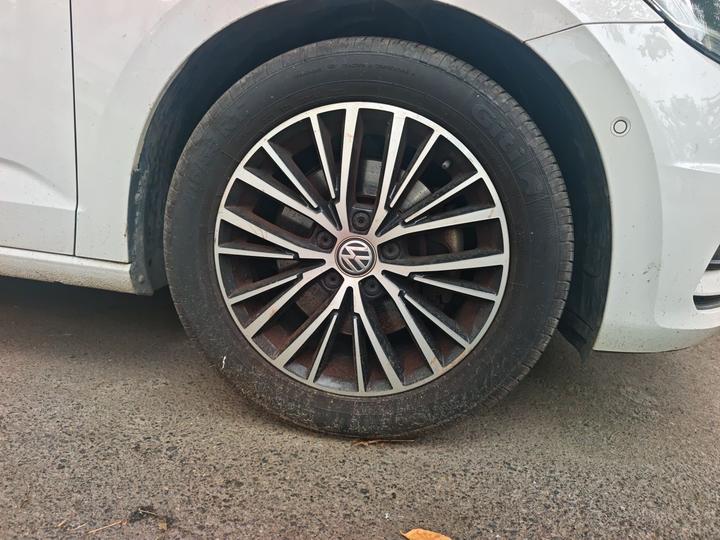 2018 L 280TSI DSG Luxury 7-Seater photo 8