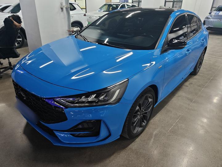 Focus 2022 Sedan EcoBoost 180 AT ST Line