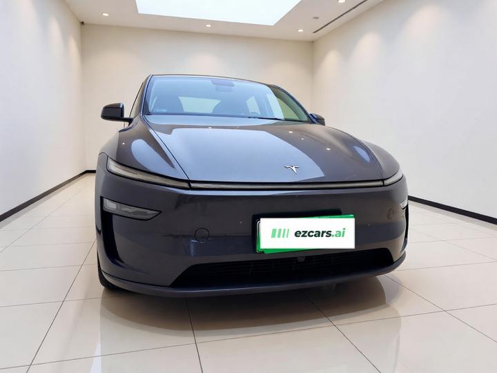 Model Y 2025 RWD photo 2