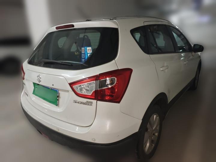 2014 1.6L CVT RWD Elite photo 4