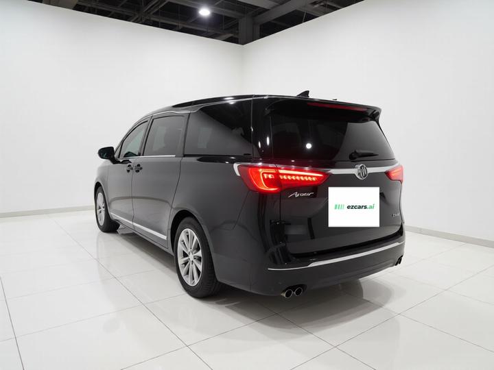 GL8 2021 Avenir 7-Seater photo 4