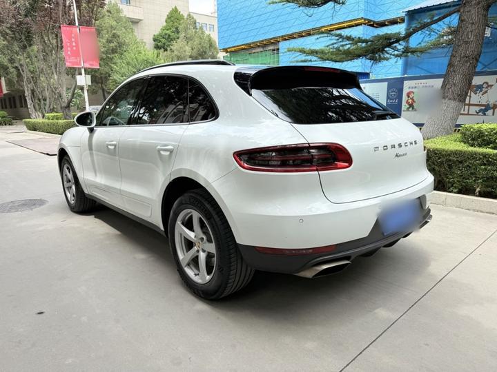2017 Macan 2.0T photo 4