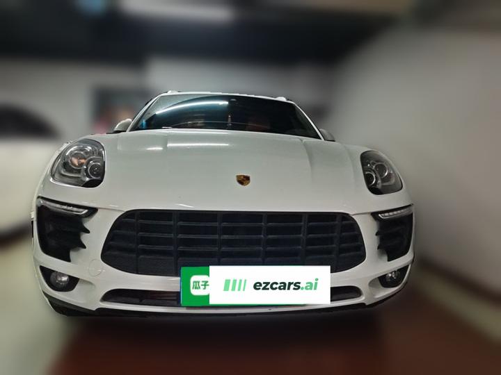 2017 Macan 2.0T photo 2