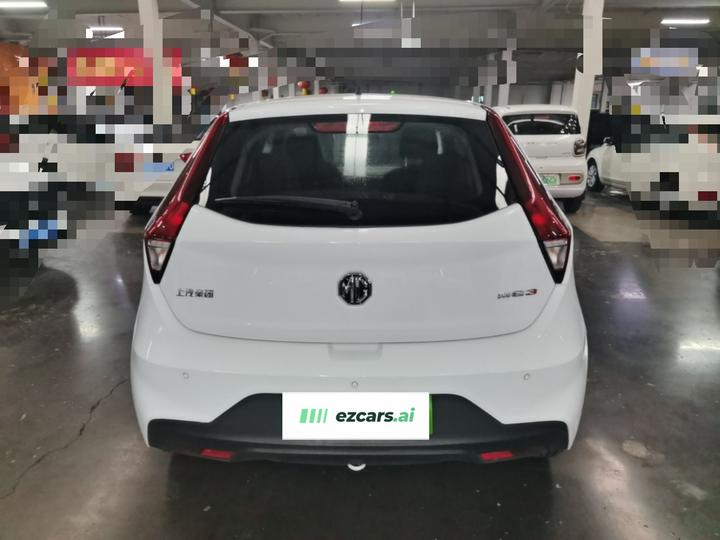 3 2017 1.5L AT Connected Elite photo 5