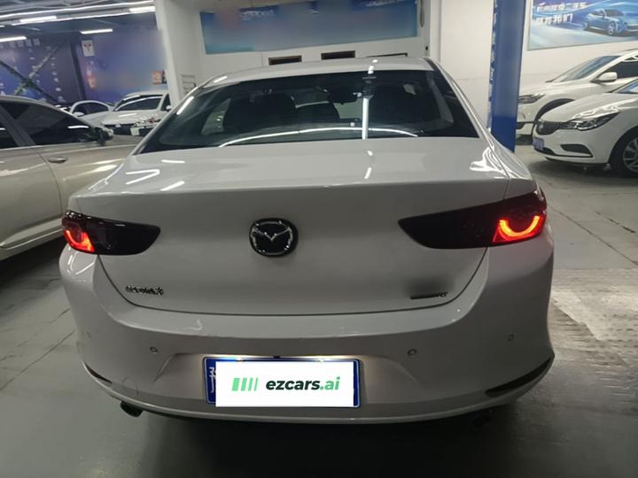 3 Axela 2020 2.0L AT photo 3