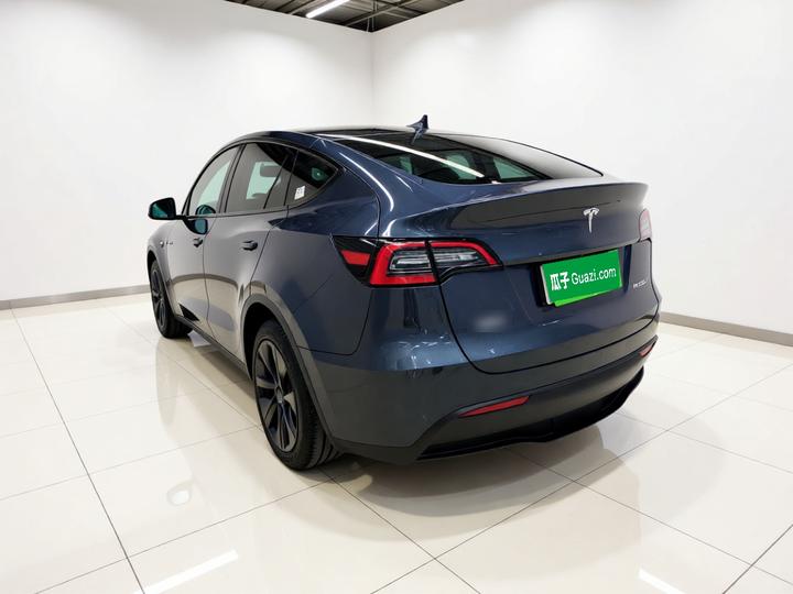 Model Y 2024 RWD photo 4