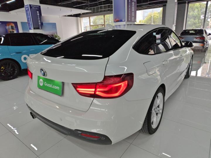 3 SeriesGT 2019 320i M Sport Package photo 4