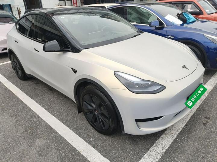 Model Y 2024 RWD photo 3