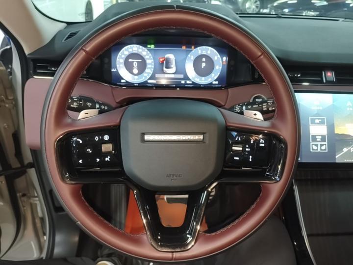2024 Range Rover Evoque L SE photo 6