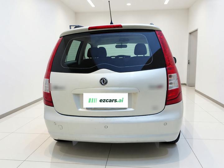 2015 XL 1.5L MT photo 5