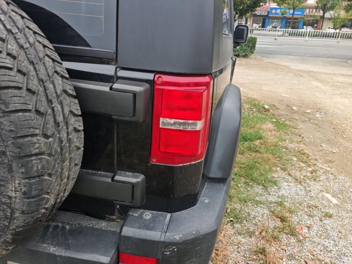BJ40 2016 40L 2.3T AT AWD Exclusive photo 7