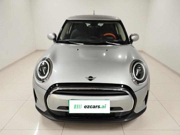 2023 1.5T ONE 5-Door photo 2