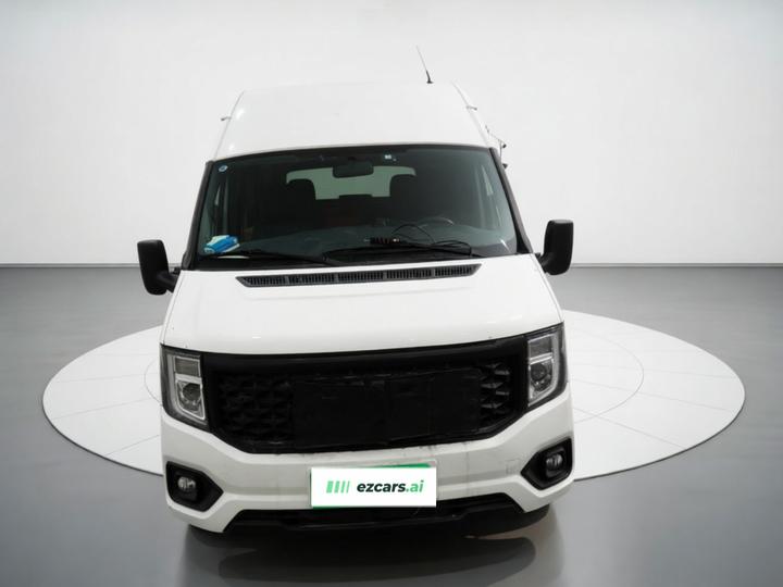 2022 2.0T MT Medium Wheelbase High Roof 6-7-Seater photo 2