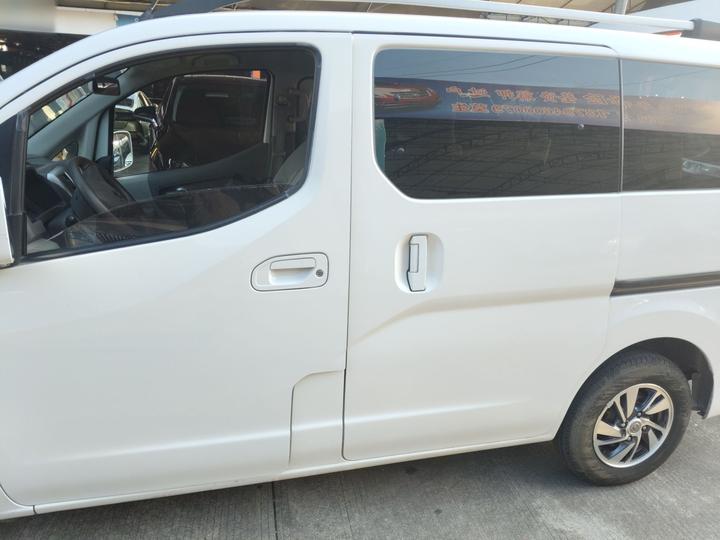 NV200 2018 1.6L CVT Luxury photo 3