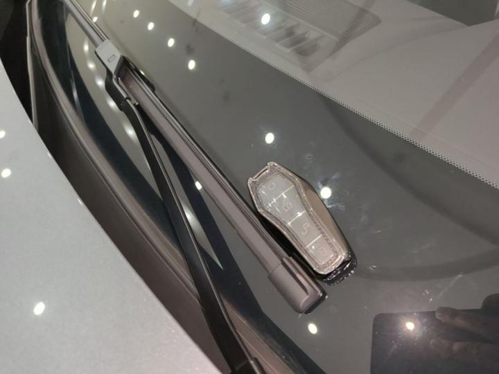 Song PLUS EV 2025 DM-i 112KM Premium photo 8