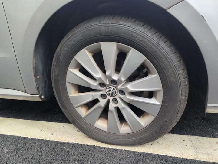 Lavida 2013 Facelift Classic 1.6L MT Comfort photo 8