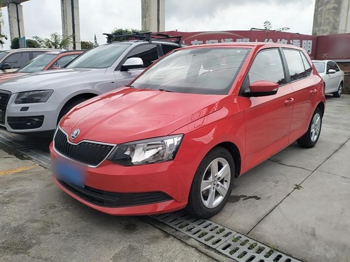 Fabia 2017 1.4L MT