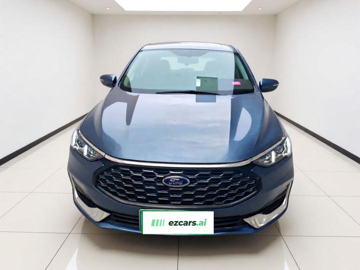 Escort 2021 1.5L AT photo 2