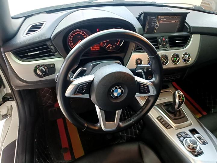 Z4 2013 sDrive20i Leading photo 5