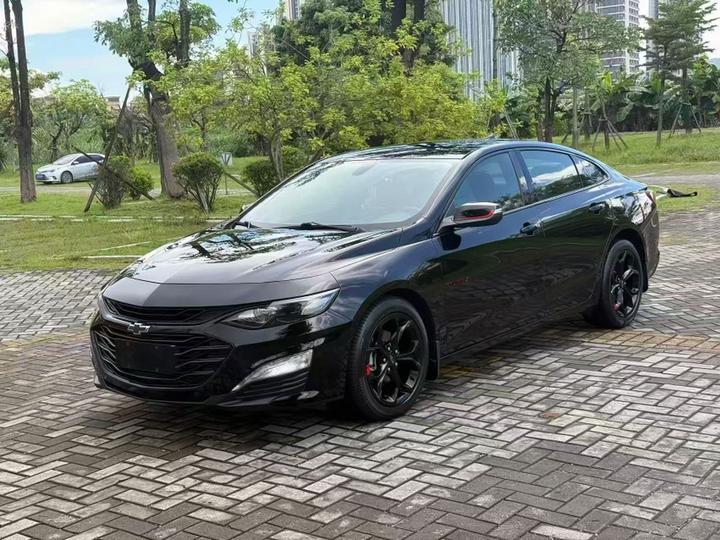 Malibu XL 2019 Redline 550T AT