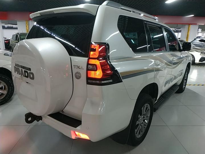 Prado Parallel Import photo 4