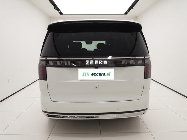 009 2024 6-Seater Executive AWD 108kWh photo 5