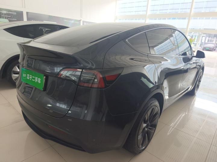Model Y 2024 RWD photo 4