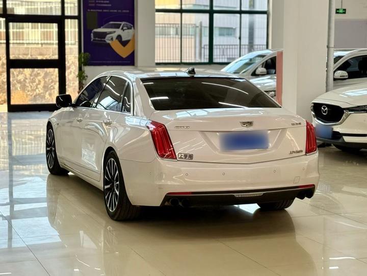 CT6 2016 28T Leading photo 4