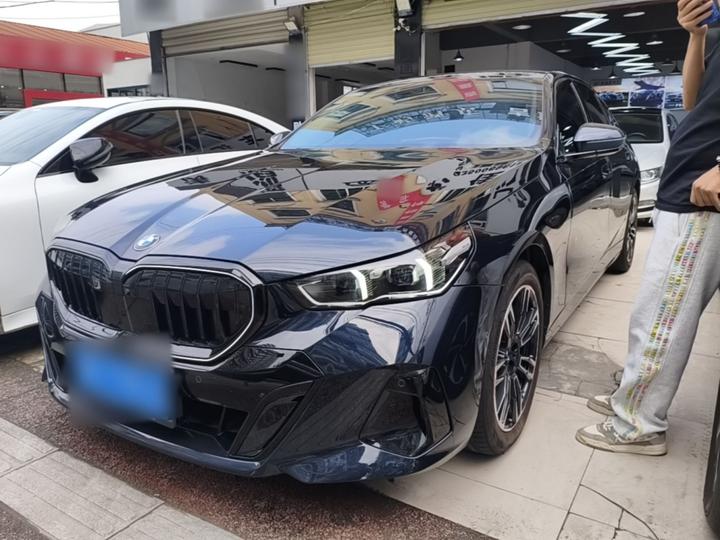 5 Series 2026 530Li Leading M Sport Package