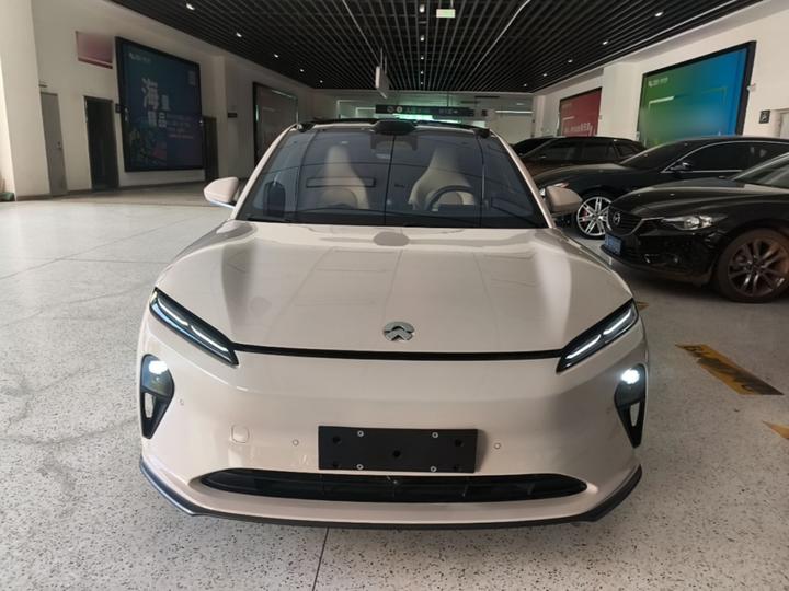ET5 2022 75kWh photo 2