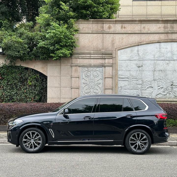X5 2022 Facelift xDrive 30Li Exclusive M Sport Package photo 4