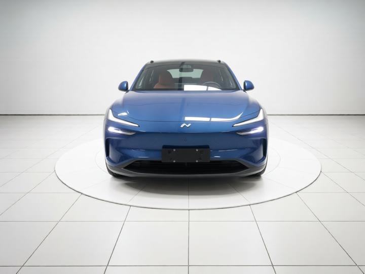 L60 2025 60kWh RWD photo 2