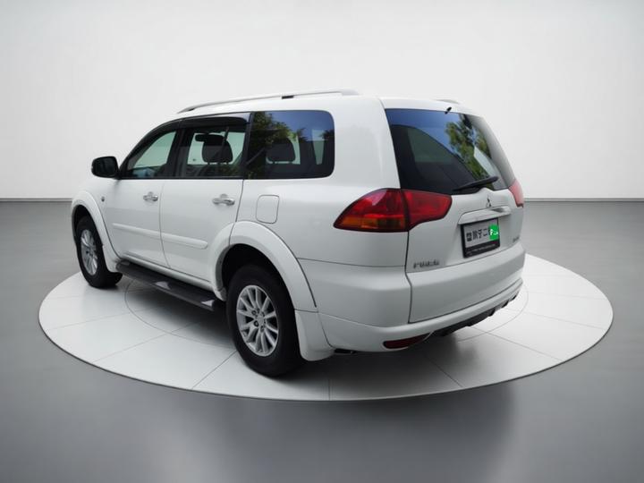 Pajero 2013 3.0L AT AWD Flagship photo 4