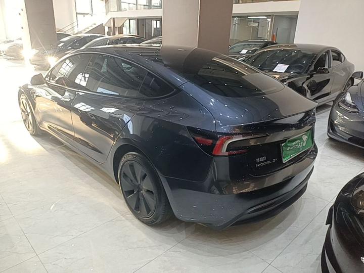 Model 3 2023 Long Range AWD photo 4