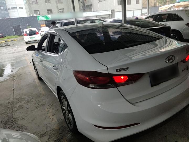 Elantra 2016 1.6L AT Smart Elite photo 4