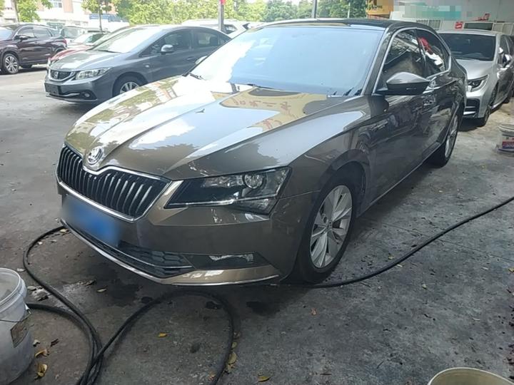 Superb 2016 TSI280 DSG