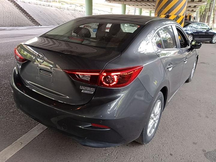 3 Axela 2017 Sedan 1.5L AT Luxury China V photo 4