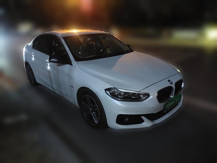 1 Series 2018 118i Sport photo 3