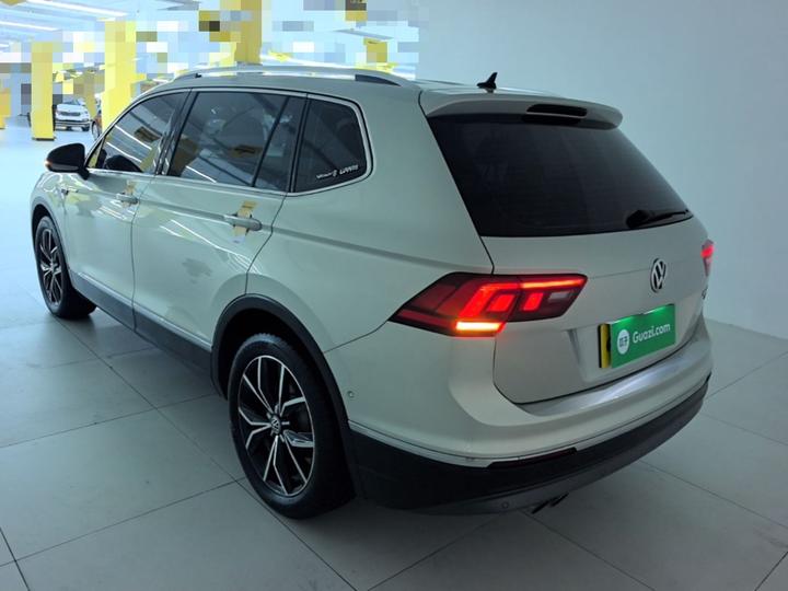 Tiguan L 2019 Facelift 330TSI AT RWD Luxury China VI photo 4
