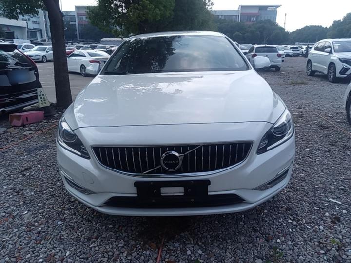 S60 2018 S60L T3 Progressive photo 2