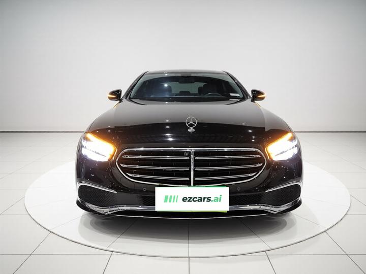 E-Class 2023 E 300 L Luxury photo 2