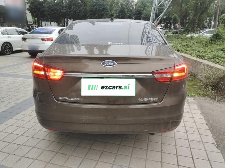 Escort 2015 1.5L AT Fashion photo 5