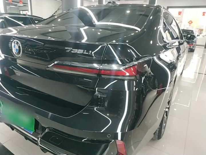 7 Series 2023 735Li M Sport Package photo 7