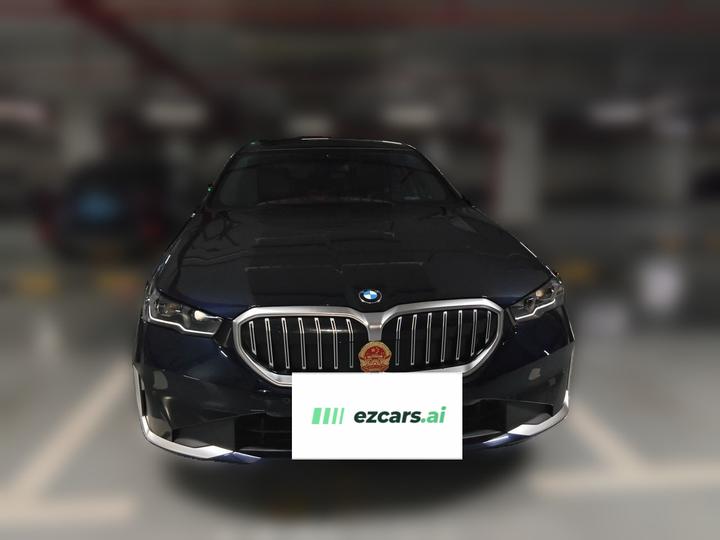 5 Series 2024 525Li Luxury photo 2