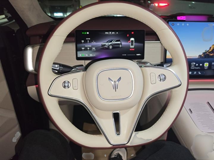 Voyah 2025 AWD Qiankun photo 6