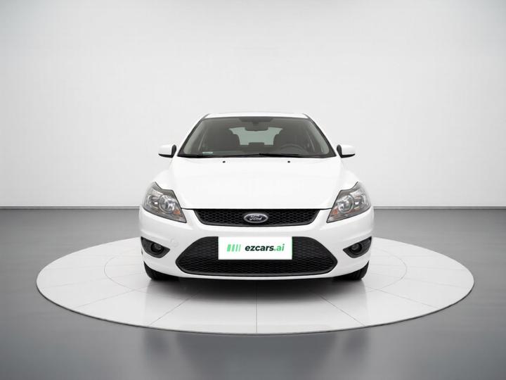 Focus 2013 Hatchback Classic 1.8L AT Anniversary Edition photo 2