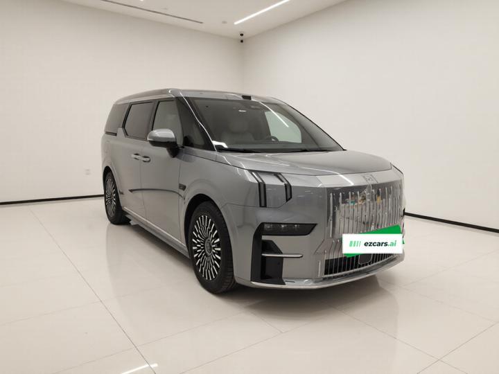 009 2024 7-Seater AWD 108kWh photo 3